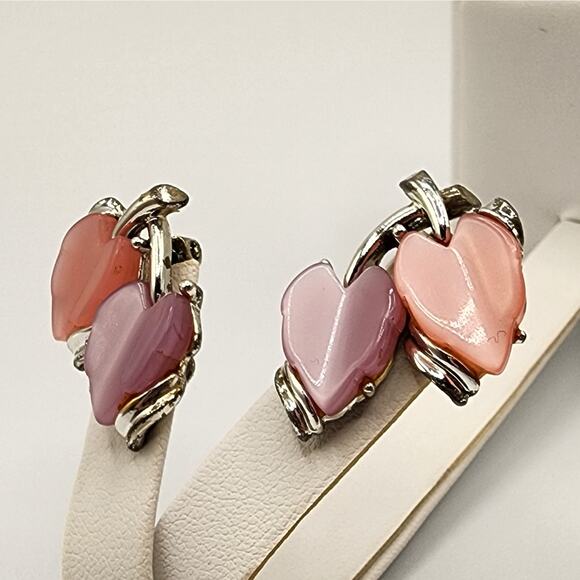 1950s Moonglow Clip-On Earrings Pink & Lavender Thermoset Leaves - Picture 7 of 8